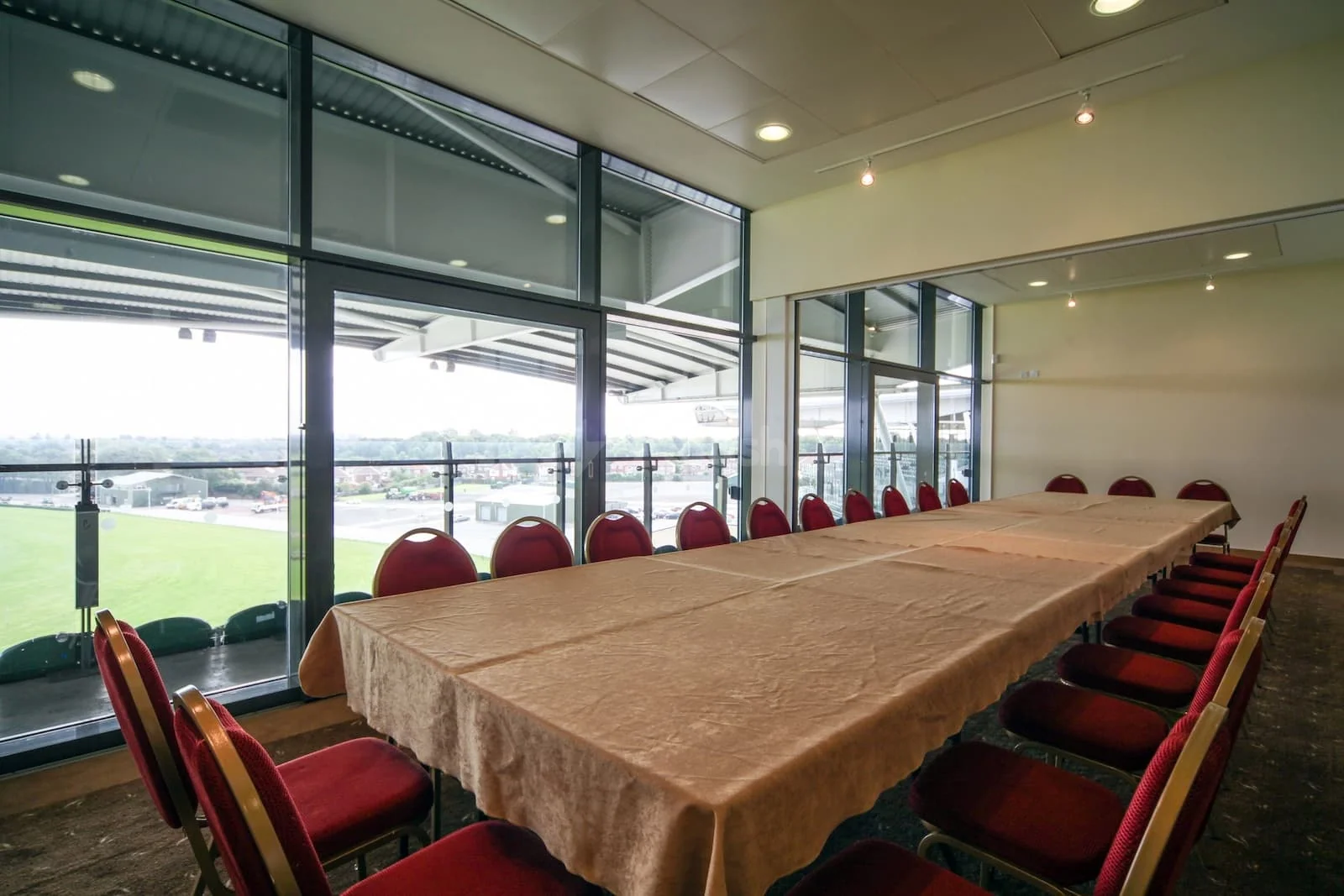 Aintree Racecourse — photo 3